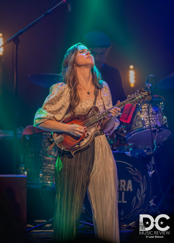 A Night of Virtuosic Musicianship and Soulful Storytelling With Sierra Hull 