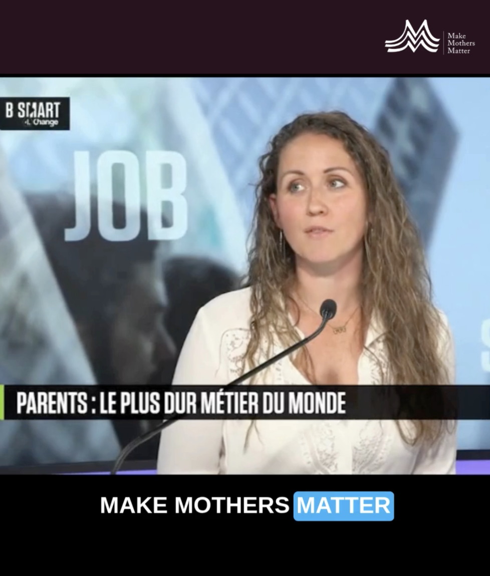 Santé mentale des mères : un enjeu de société trop souvent ignoré. Trop de mères souffrent de troubles de santé mentale, dépression postpartum et d’anxiété — alors qu’elles sont au cœur de nos sociétés et de nos économies. Retrouvez Lucille Wattraint (experte en conciliation des vies, parentalités en entreprise) et Marion Desreumaux (cheffe de projets études, APEC) dans Le Cercle RH, une émission de B SMART 4 Change, présentée par Arnaud Ardoin. 2 statistiques partagées, illustrent bien les difficultés de conciliation entre parentalité et carrière pour les mères: 📊 50% des mères souffrent de problèmes de santé mentale en France - MMM state of motherhood in Europe survey 💡45% des mères travaillent sous contraintes familiales et souffrent d’épuisement professionnel, stress… - Etude APEC 2025 #Makemothersmatter #santémentale #chargementale #famille #feminisme #feministe #surchargeparentale #parentalité #maternité #ressourceshumaines #rhfrance #apec