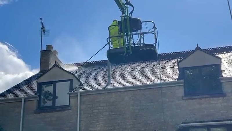 Commercial roof cleaning