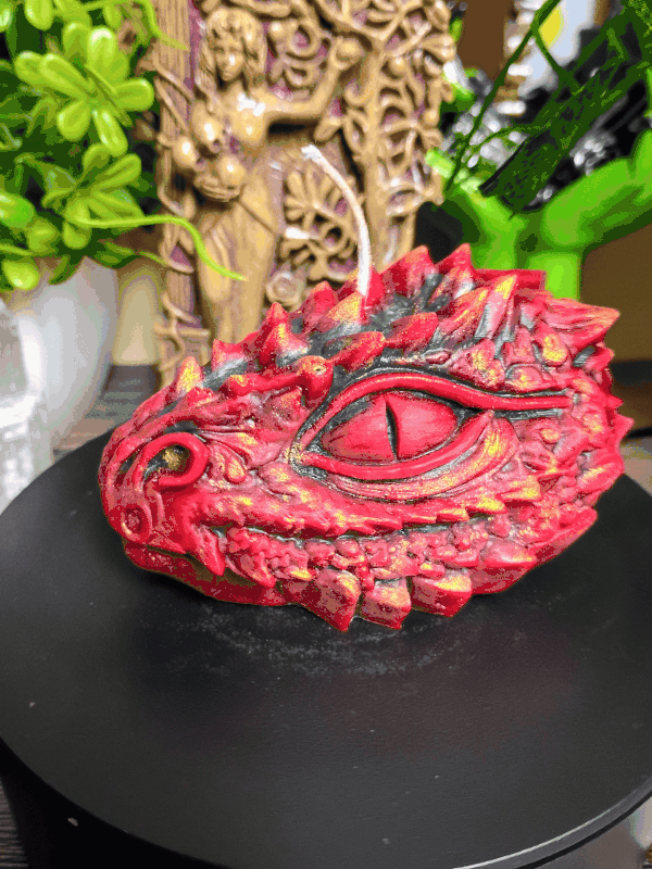 El Ojo del Dragón red dragon eye candle by Bruja's Flame, luxury witchy candle for witchcraft decor, gothic home decor, altar decoration, pagan gifts, fantasy candle, occult decor, dragon lover gift, handcrafted beeswax soy candle.